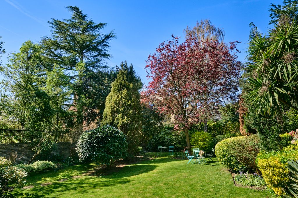 Property photo 2 of 12
