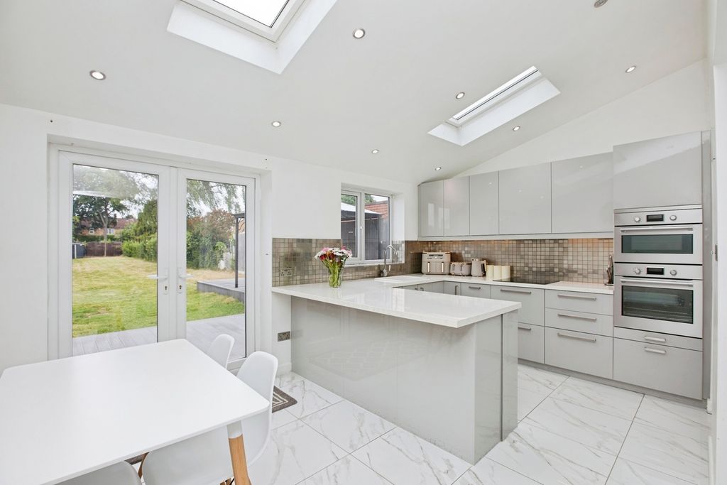 Property photo 3 of 20 Pbox-Img.Jpg