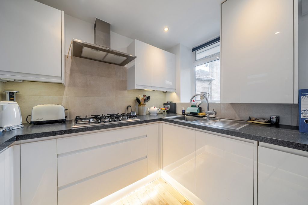 Property photo 2 of 17 1504223-1-6A901c2...