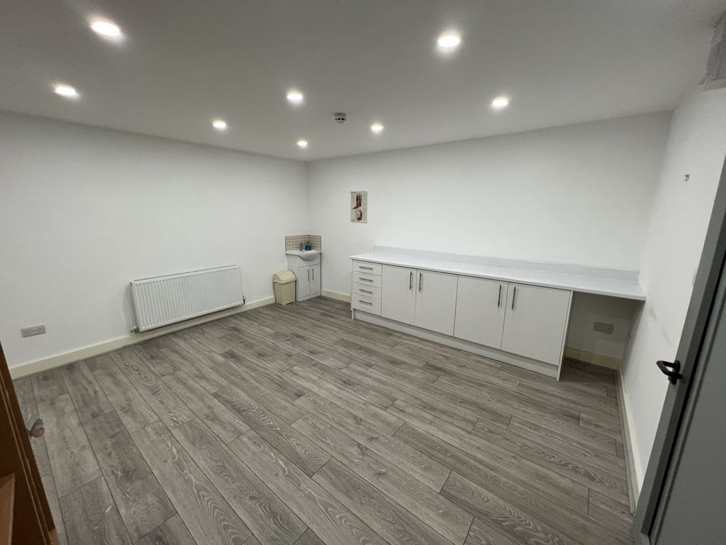 Property photo 2 of 3
