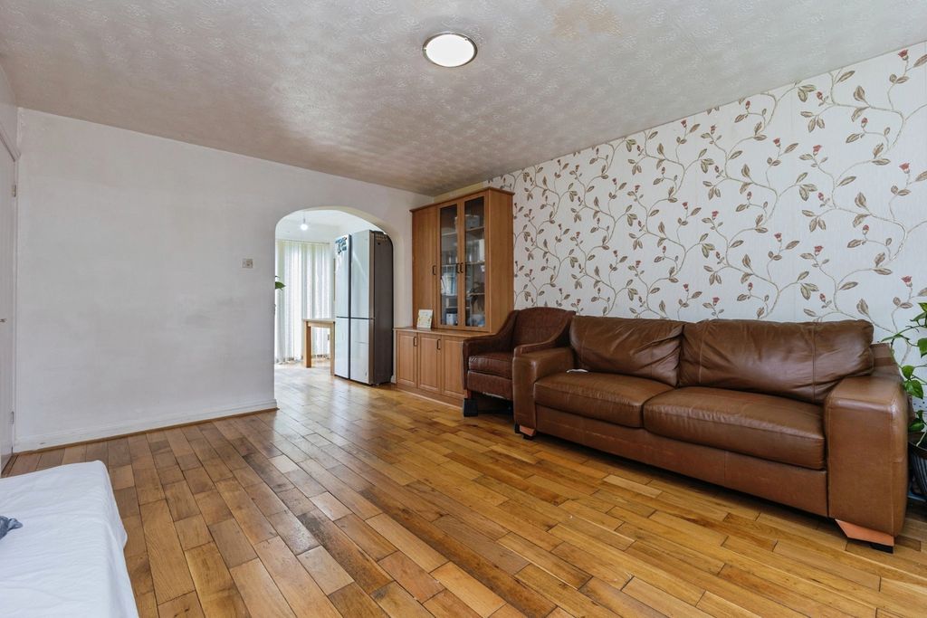Property photo 2 of 18 Pbox-Img.Jpg