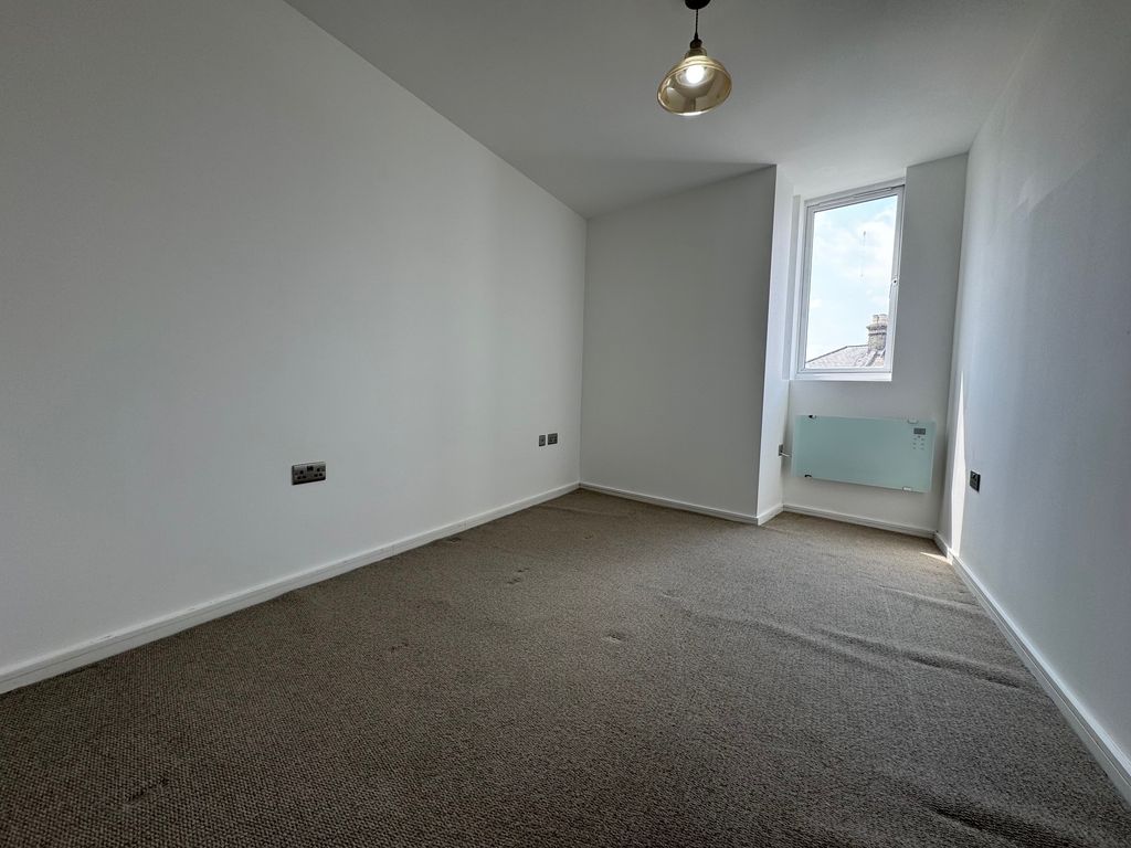 Property photo 3 of 5 Bedroom 1