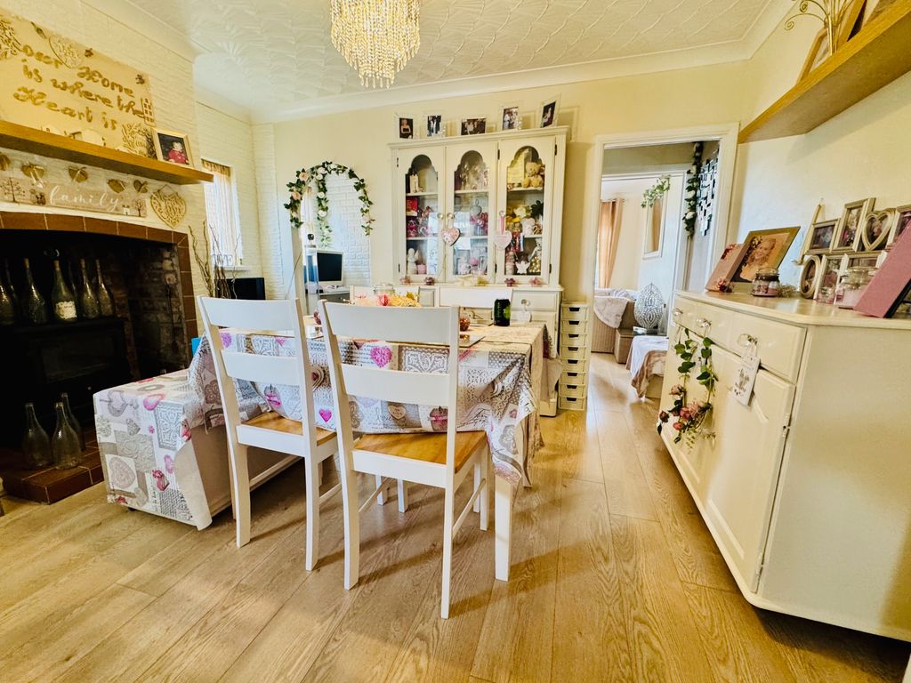 Property photo 2 of 26