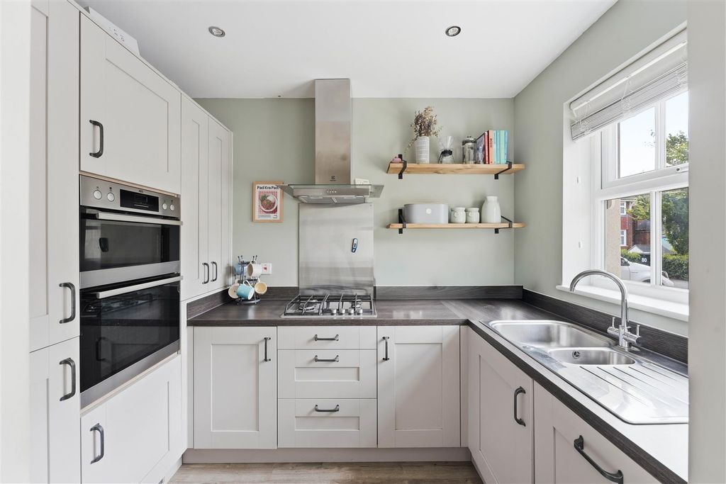 Property photo 2 of 13 Kitchen