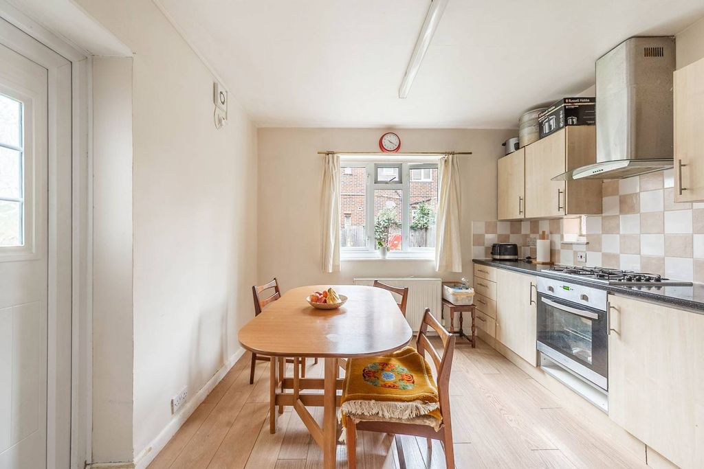 Property photo 3 of 6