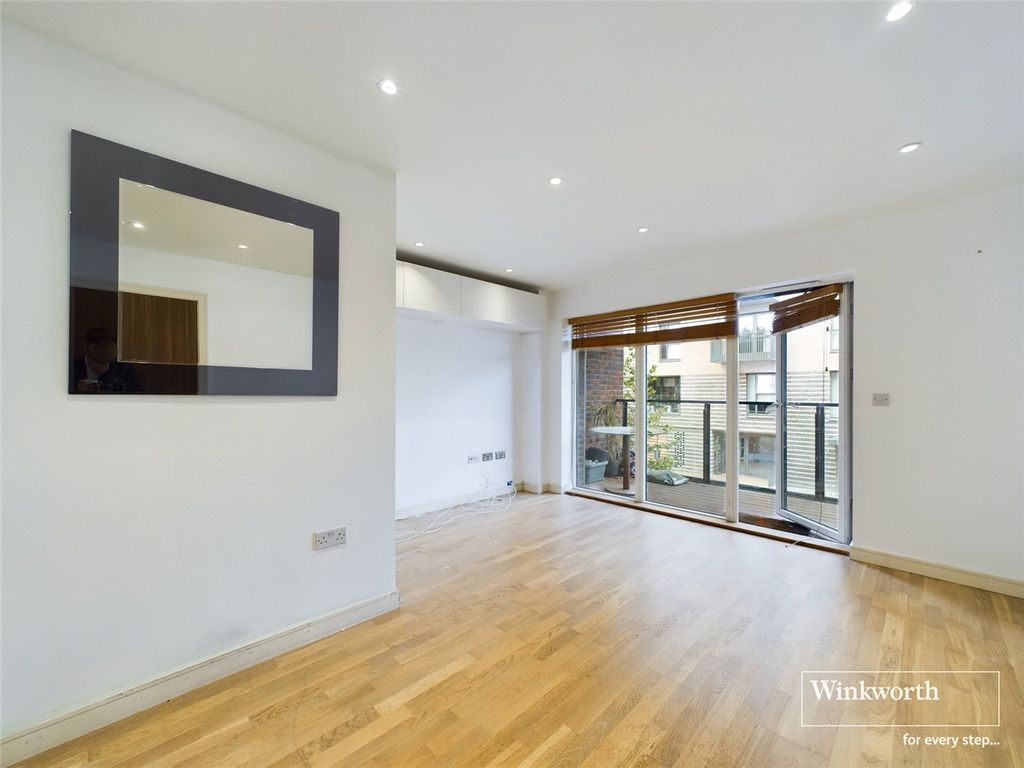 Property photo 1 of 6 Living Room