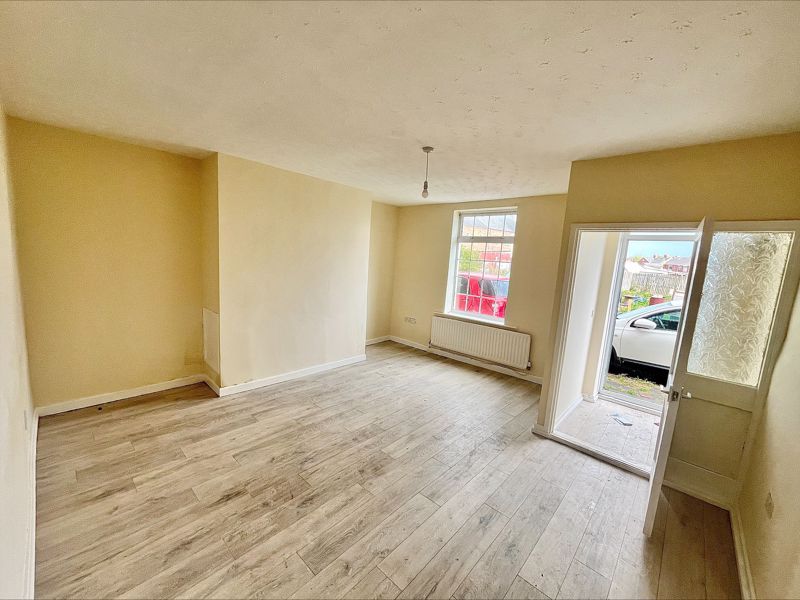 Property photo 2 of 7 Living Room