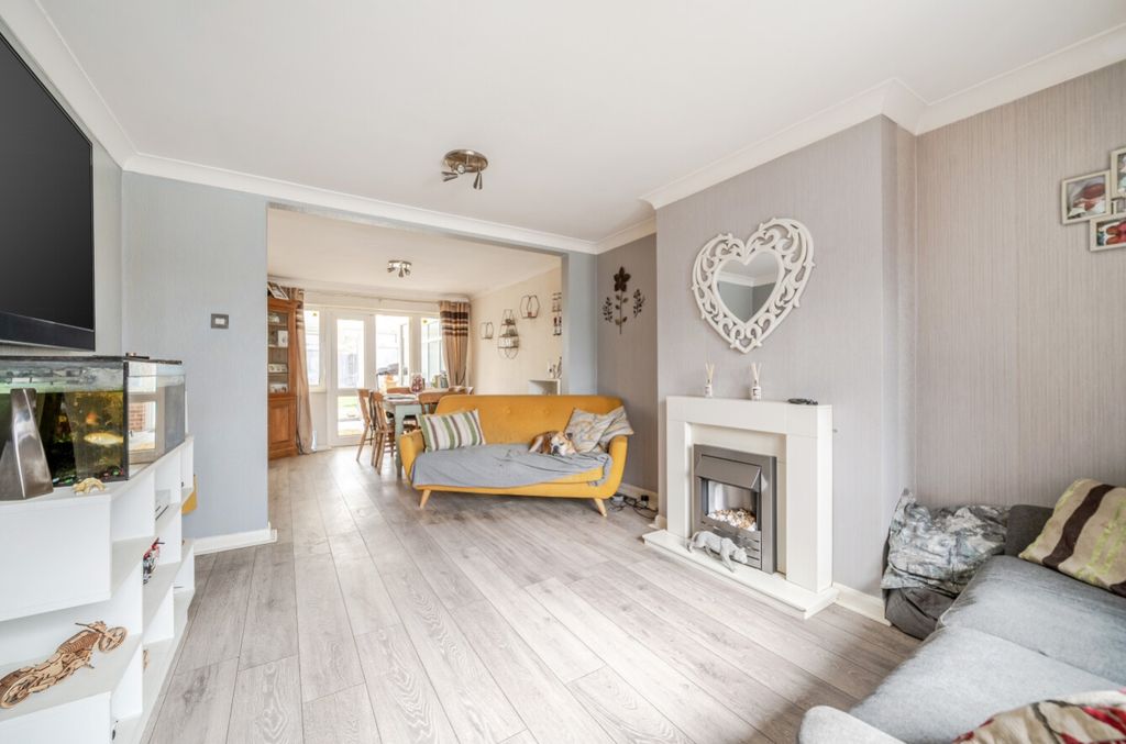 Property photo 2 of 28 1458475-14-6A01Df9ba3153