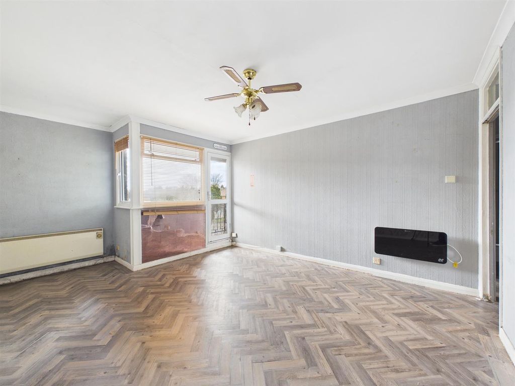 Property photo 2 of 16 Cam02885G0-Pr0596-Still005.Jpg