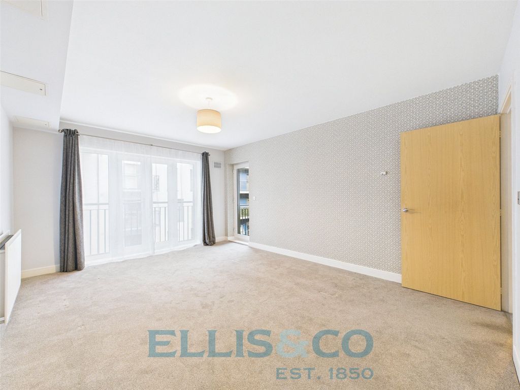 Property photo 3 of 12 Picture No. 30