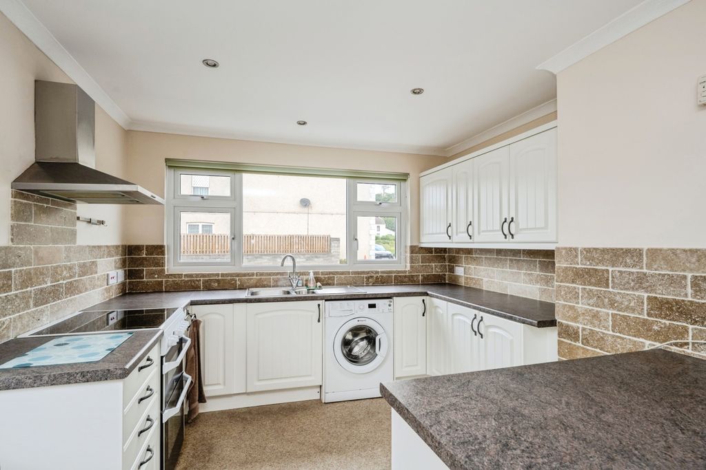 Property photo 2 of 20 Pbox-Img.Jpg