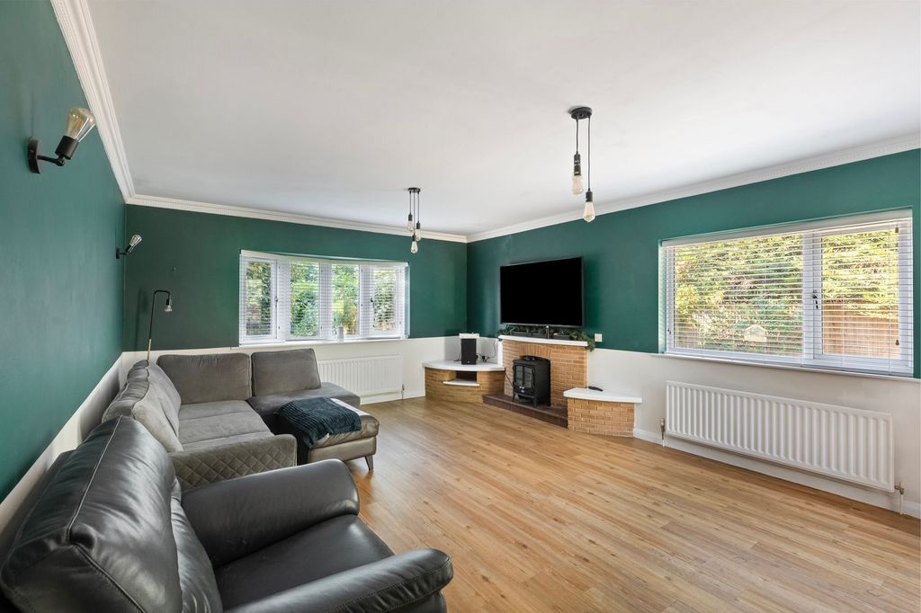 Property photo 3 of 19