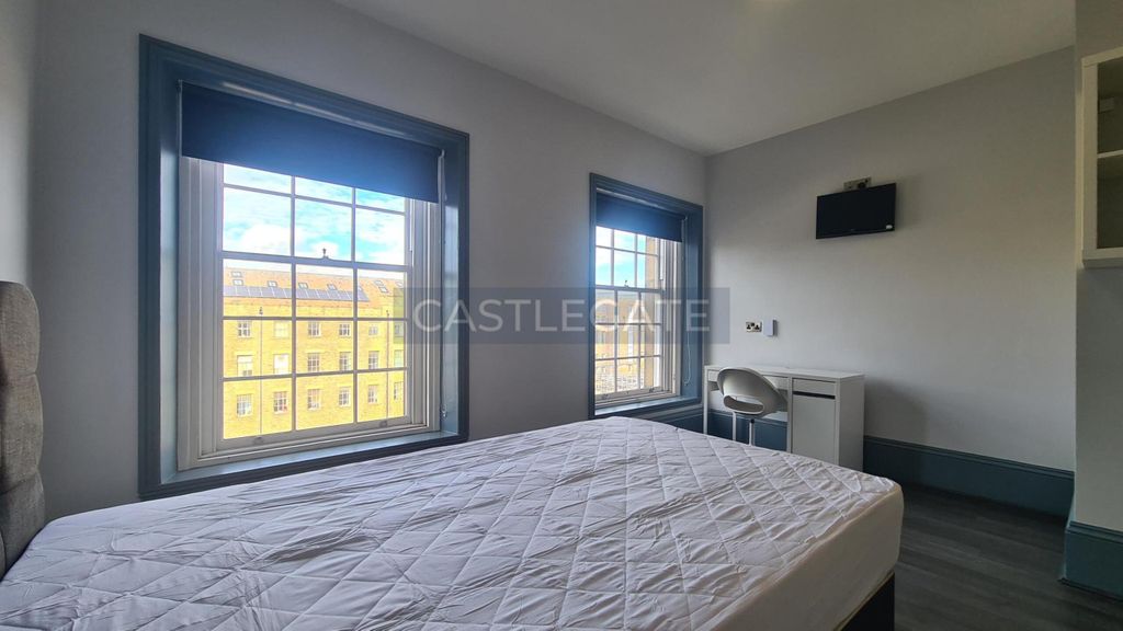 Property photo 2 of 15 Room 3.2.8, Merchants Hall (2)