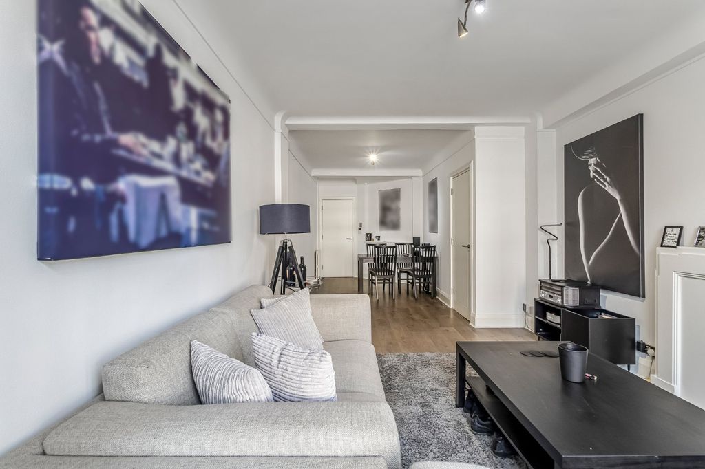 Property photo 2 of 27 Picture No. 08