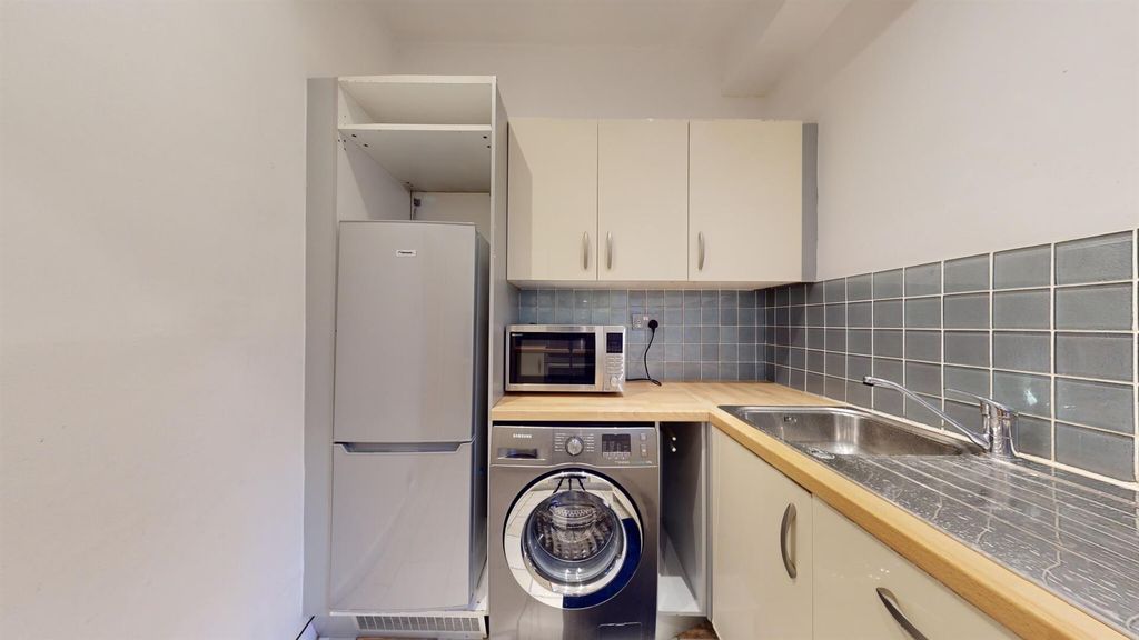 Property photo 3 of 8 659E8267E775c03998Aaf697_7Ea02B667063c1Fe943616c1B
