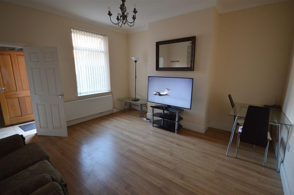 Property photo 3 of 8