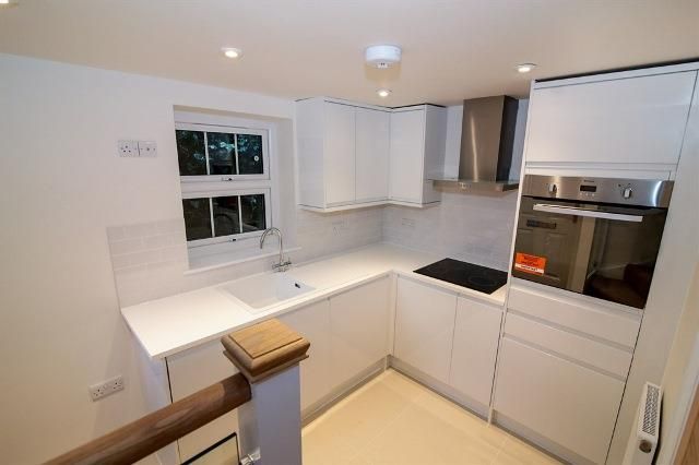 Property photo 2 of 7 Kitchen