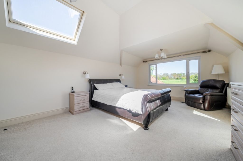 Additional image 21 of 5 bed bungalow for saleAylesby, Grimsby, Lincolnshire DN37