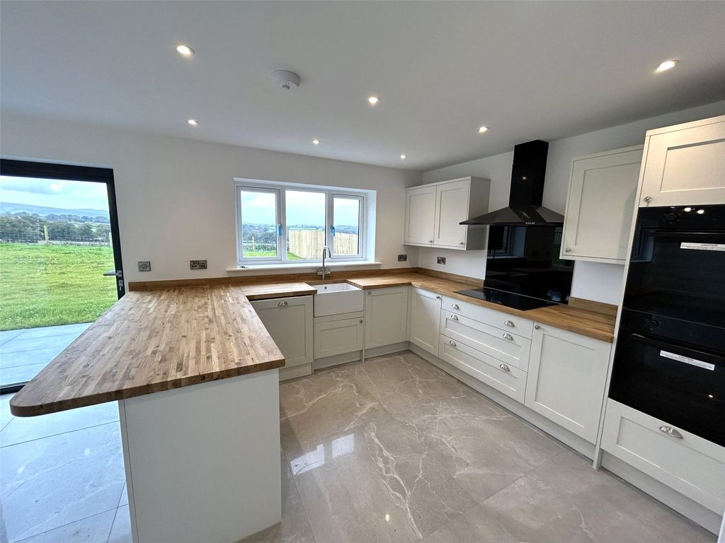 Property photo 2 of 35 Kitchen
