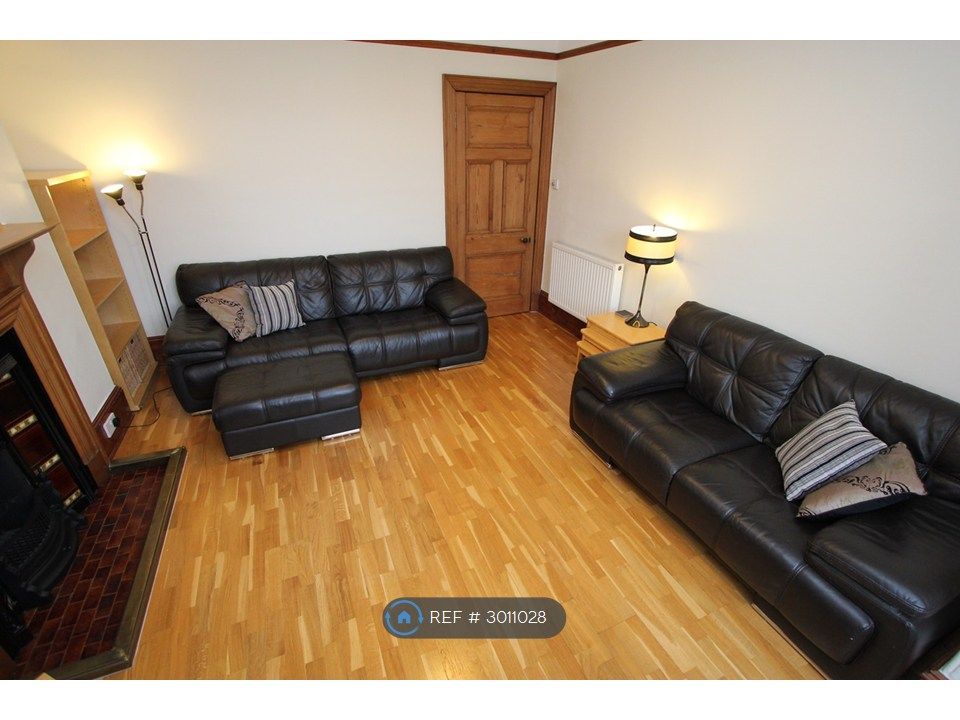 Property photo 3 of 14 Living Room From Bay Window