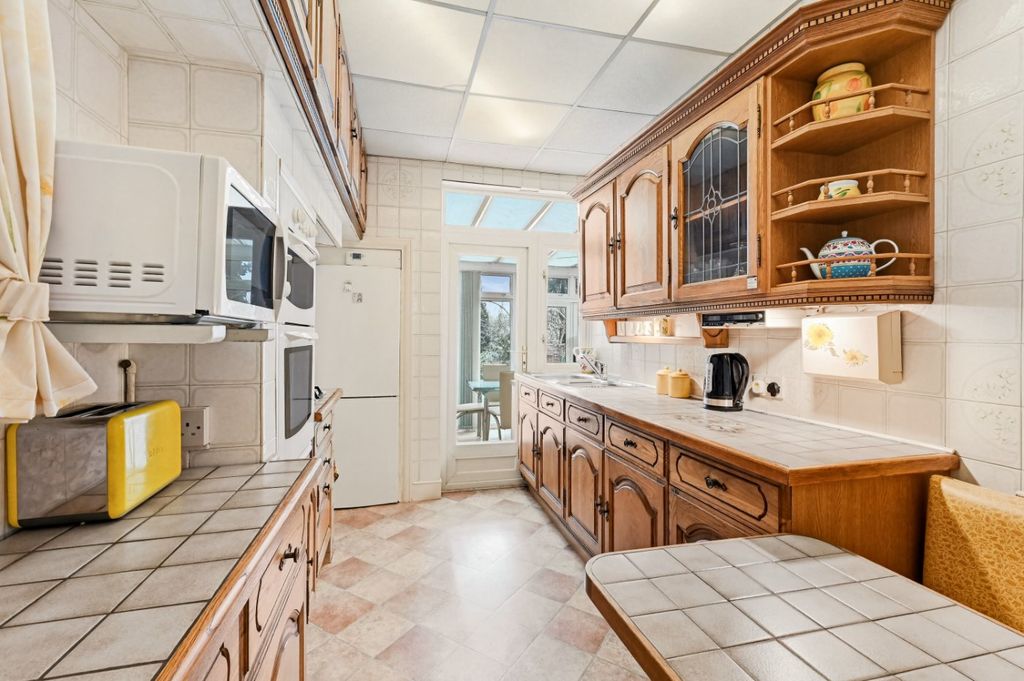 Property photo 3 of 22 Picture No. 16