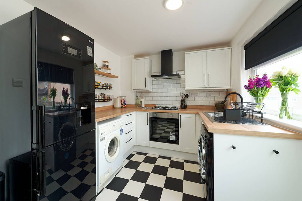 Property photo 2 of 17