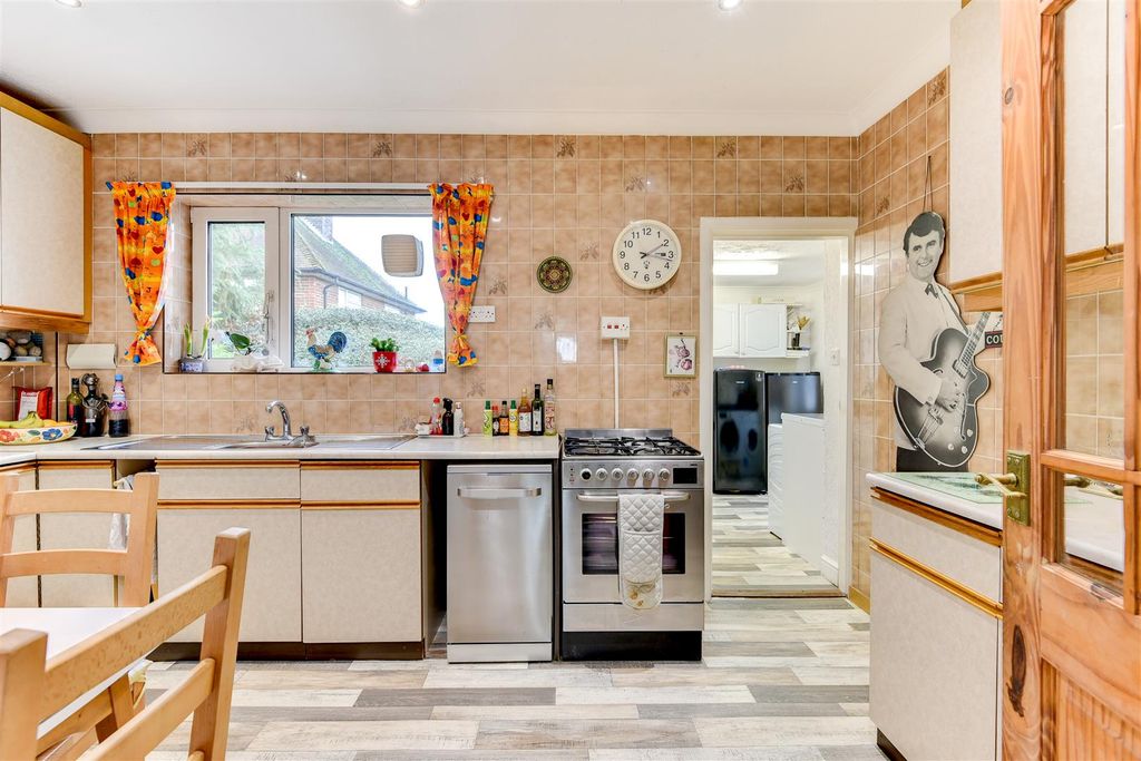 Property photo 3 of 30 52Maytree-14.Jpg