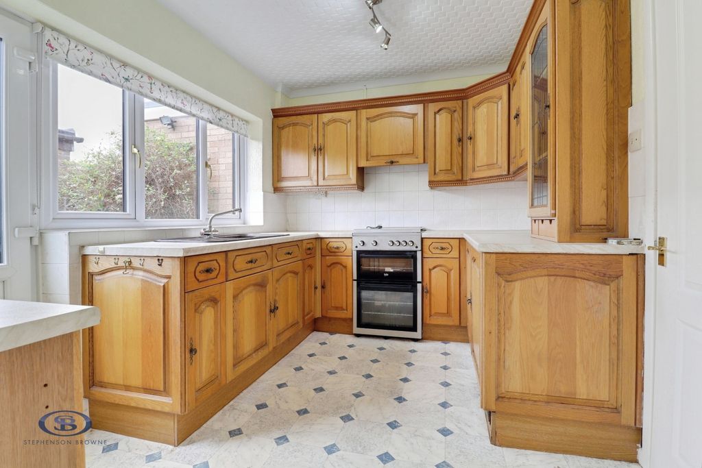 Property photo 2 of 16 Pbox-Img.Jpg