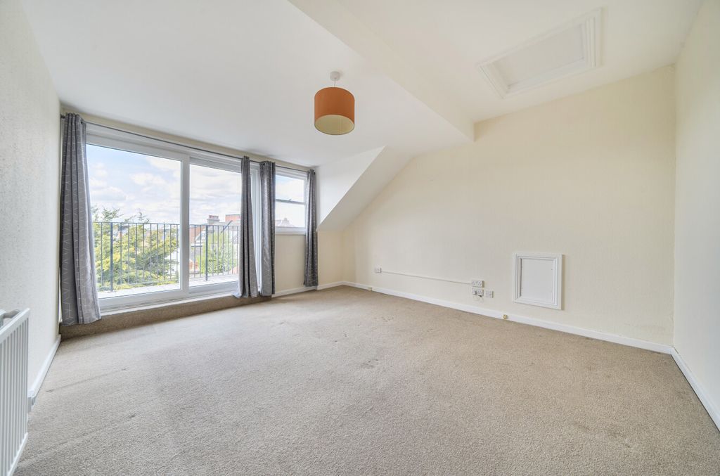 Property photo 3 of 12 1457895-10-69Fb6B...