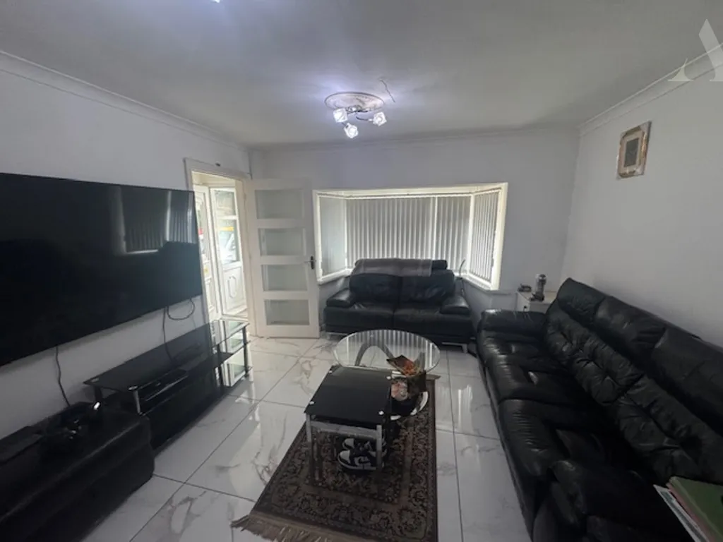 House in Birmingham, West Midlands - More