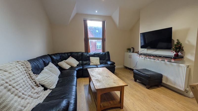 Property photo 1 of 7 Photo 7