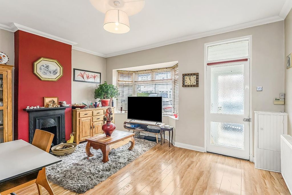 Property photo 2 of 19