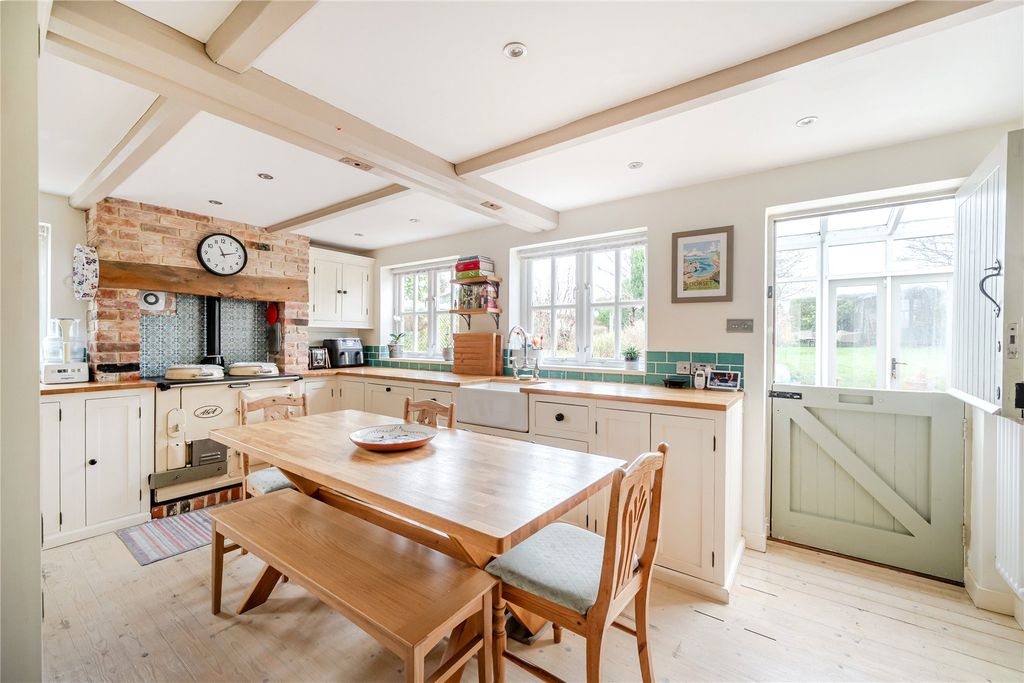 Property photo 3 of 22 Picture No. 15