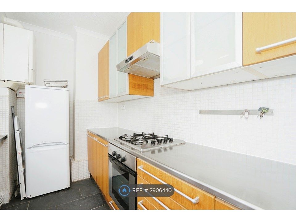 Property photo 3 of 20 Kitchen