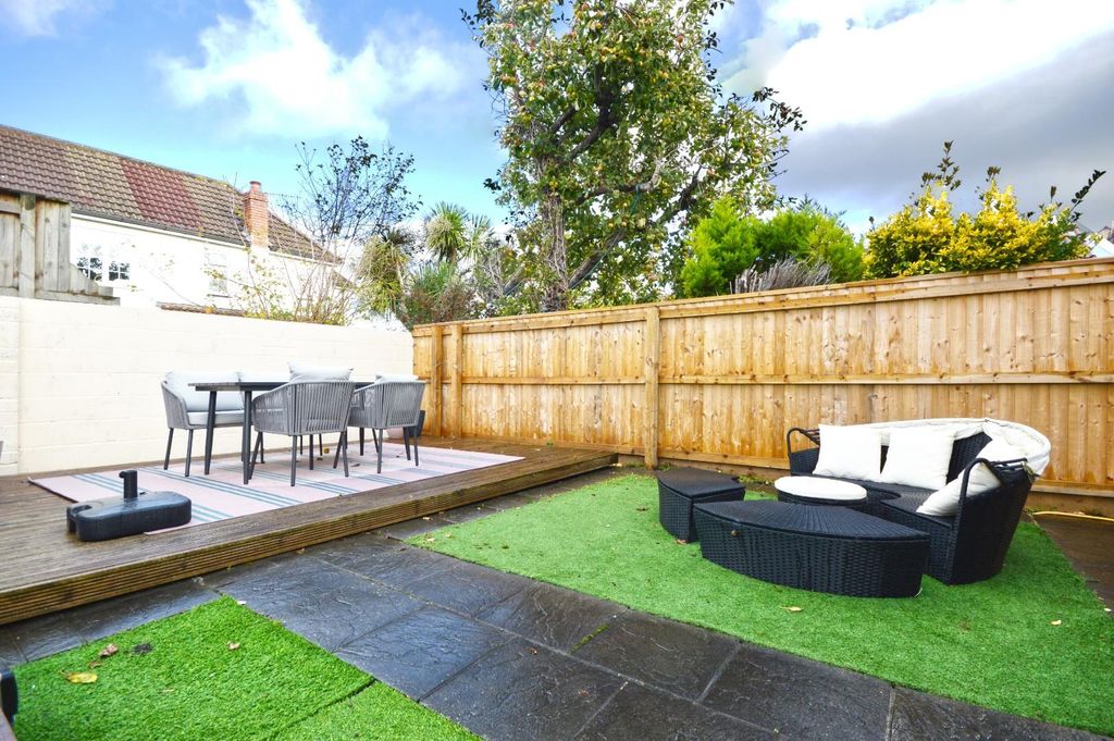 Property photo 3 of 13