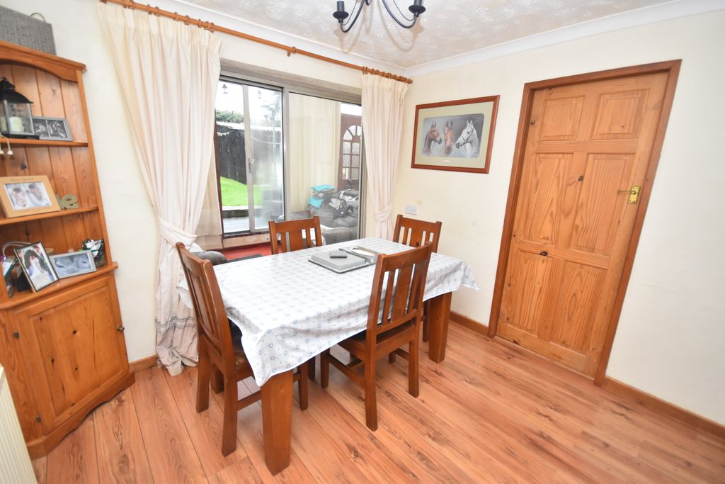 Property photo 3 of 14 Dining Room