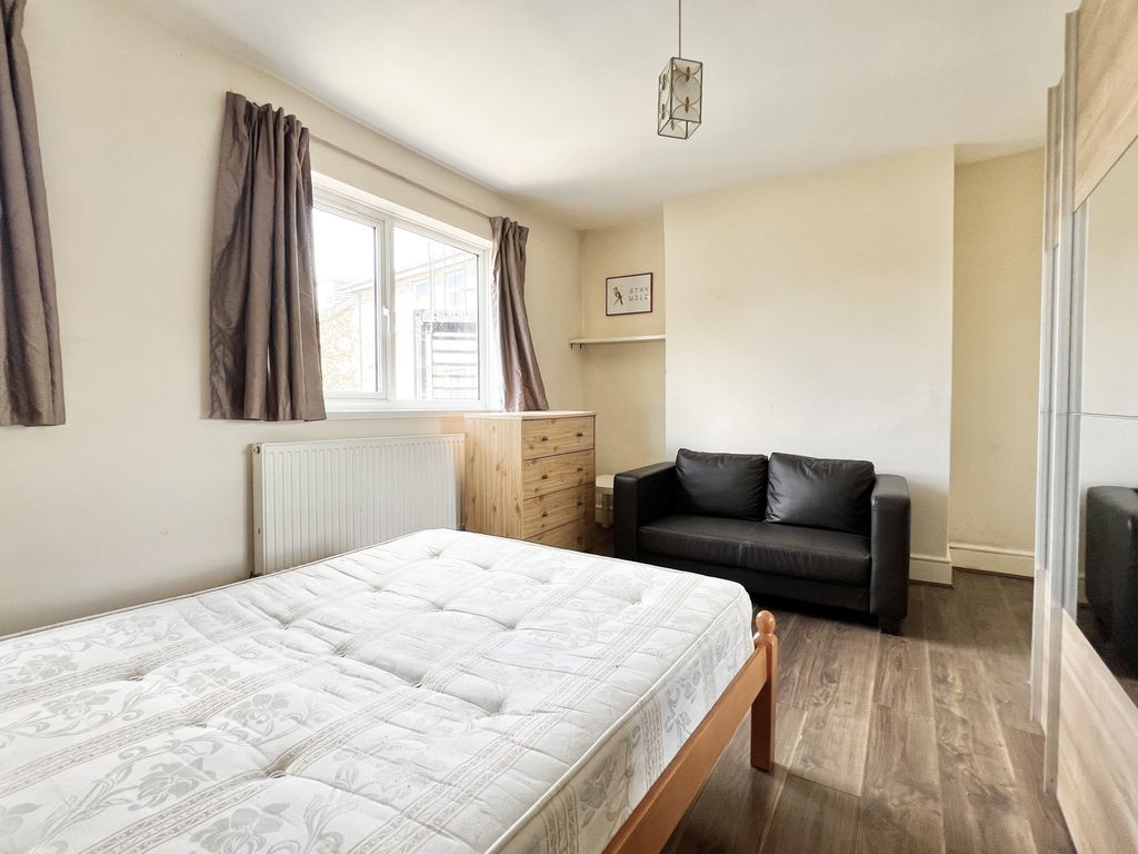 Property photo 3 of 4