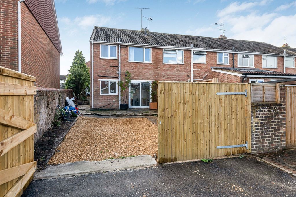 Property photo 2 of 18 Picture No. 28
