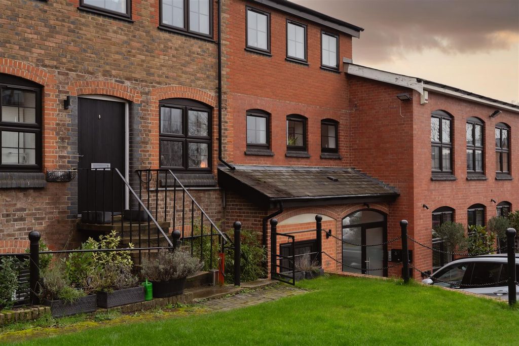Property photo 3 of 12 5.Jpg
