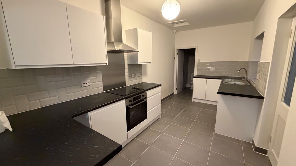 Property photo 2 of 10 Front