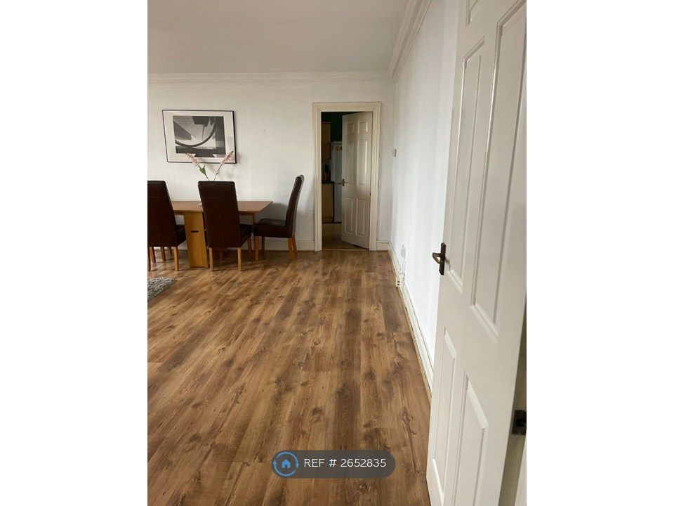 Property photo 3 of 19 Living Room