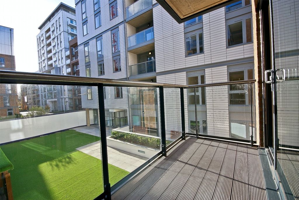 Property photo 2 of 11 Balcony