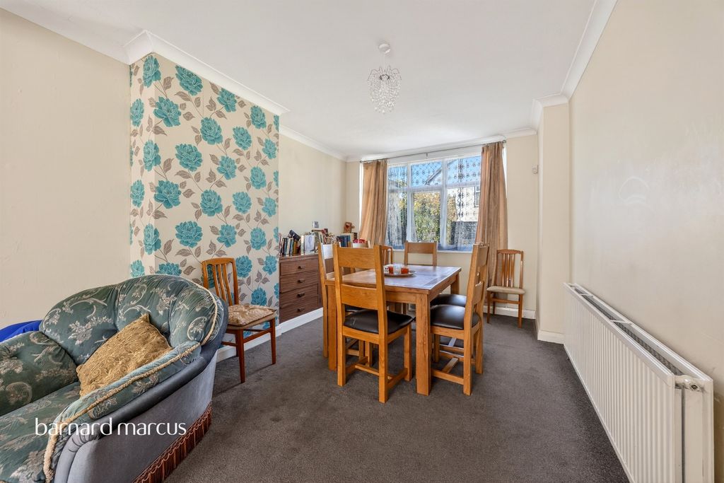 Property photo 2 of 24