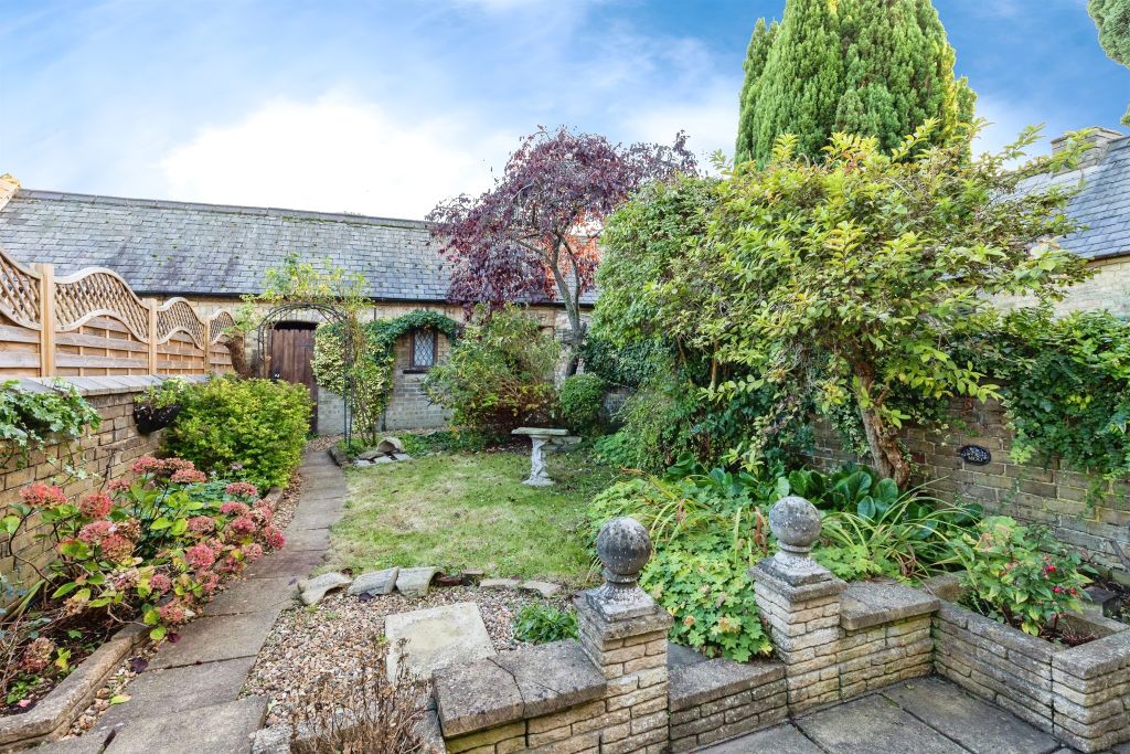 Property photo 2 of 18