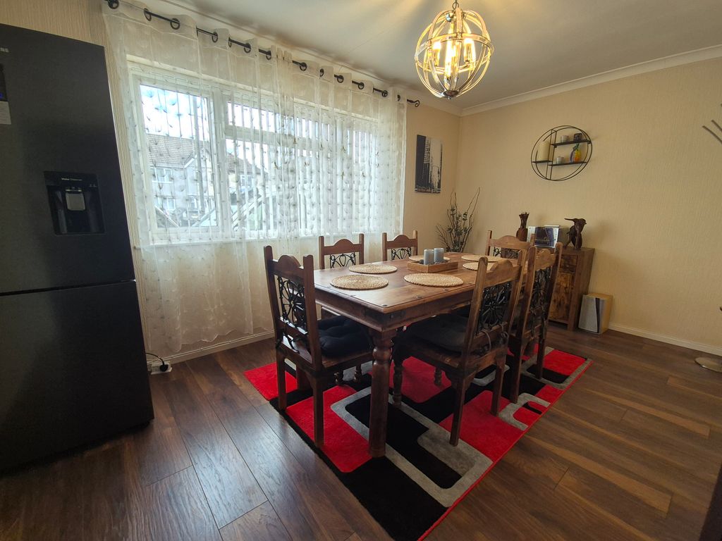 Property photo 3 of 23 Dining Room