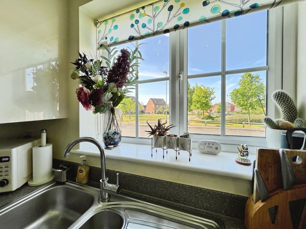 Property photo 2 of 28 4143035