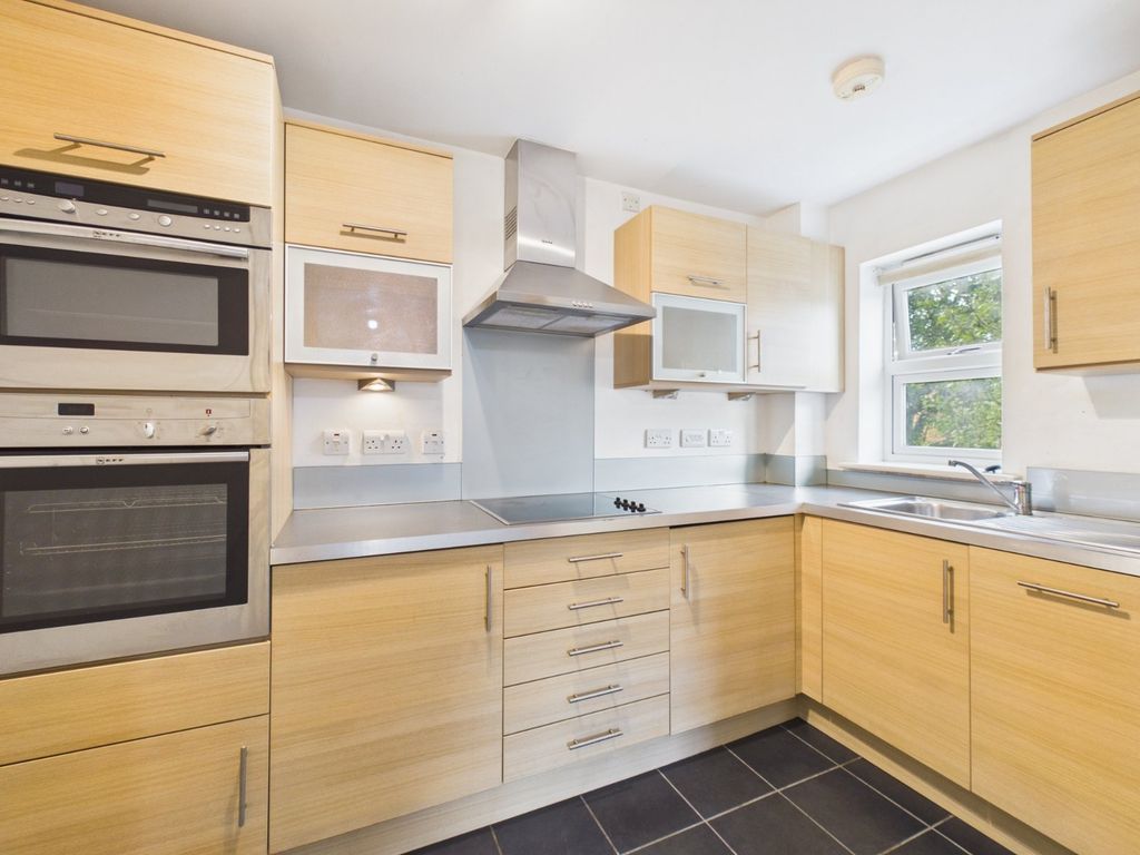 Property photo 2 of 12 Kitchen