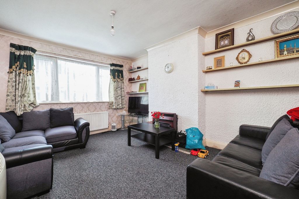 Property photo 3 of 13 Pbox-Img.Jpg