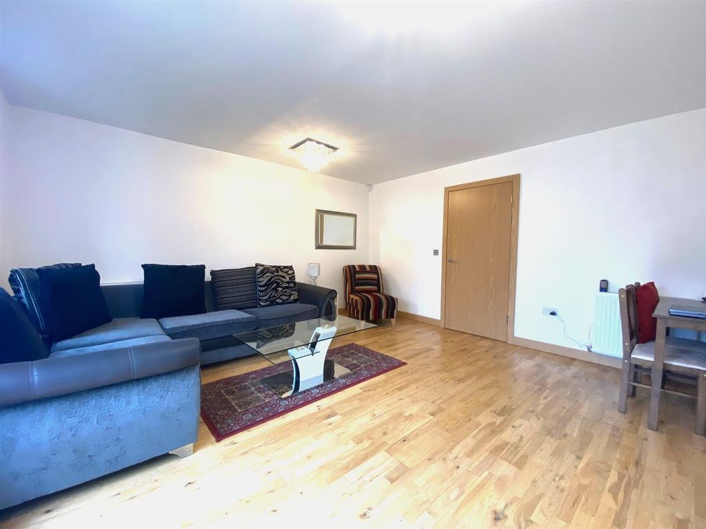 Property photo 2 of 12 Lounge Diner