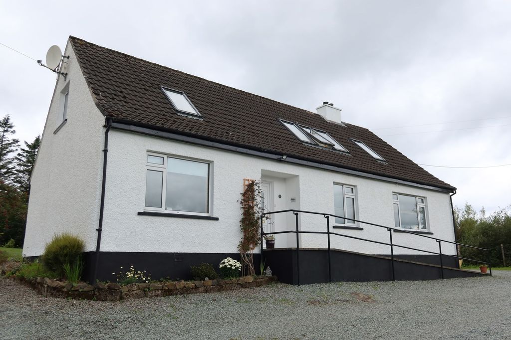Property photo 2 of 81